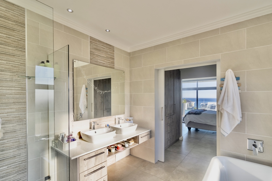 4 Bedroom Property for Sale in Yzerfontein Western Cape